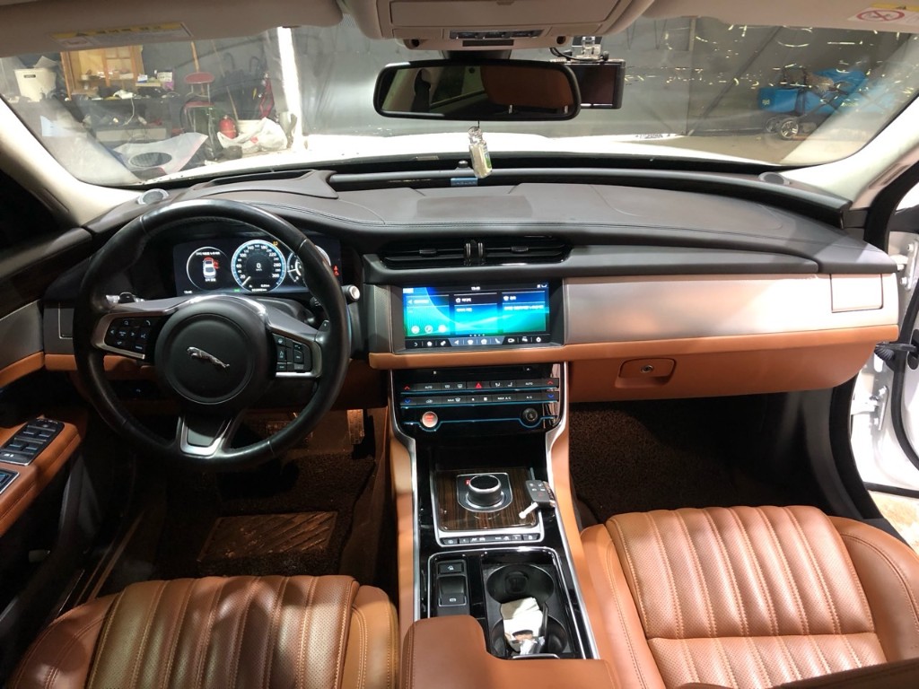 Jaguar Xf X260 2018 SAJBB4BNXJCY61805 Image 21