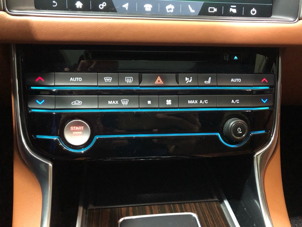 Jaguar Xf X260 2018 SAJBB4BNXJCY61805 Image 30