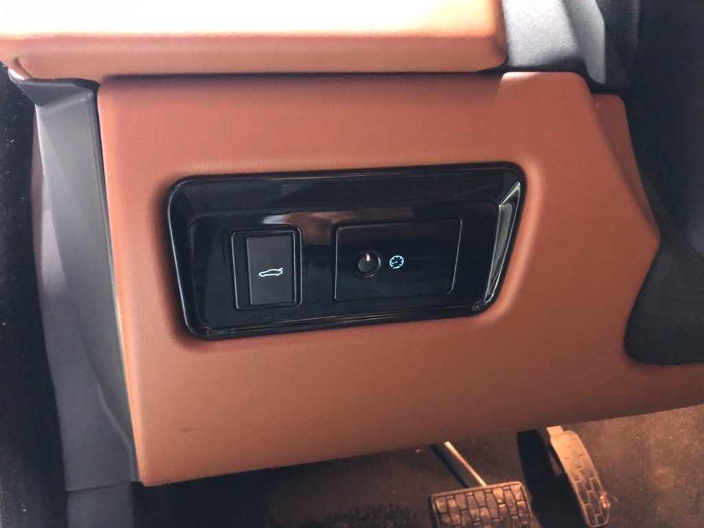 Jaguar Xf X260 2018 SAJBB4BNXJCY61805 Image 34