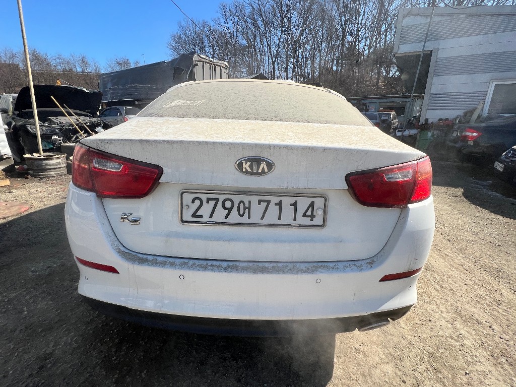 KNAGN418BEA523242 KIA K5