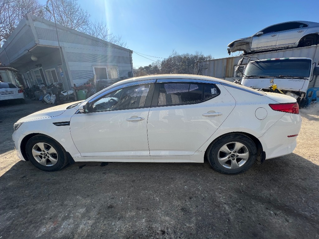 KNAGN418BEA523242 KIA K5