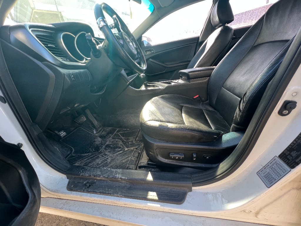 KNAGN418BEA523242 KIA K5