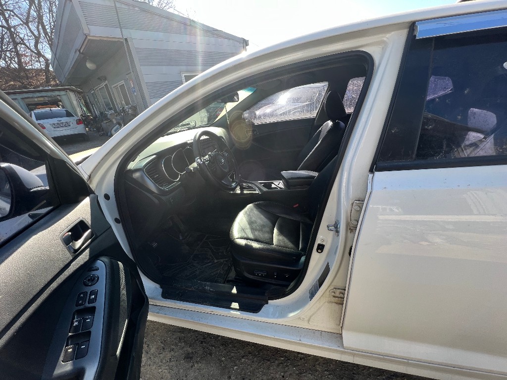 KNAGN418BEA523242 KIA K5