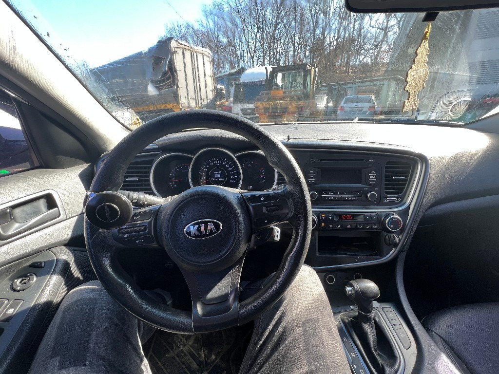KNAGN418BEA523242 KIA K5