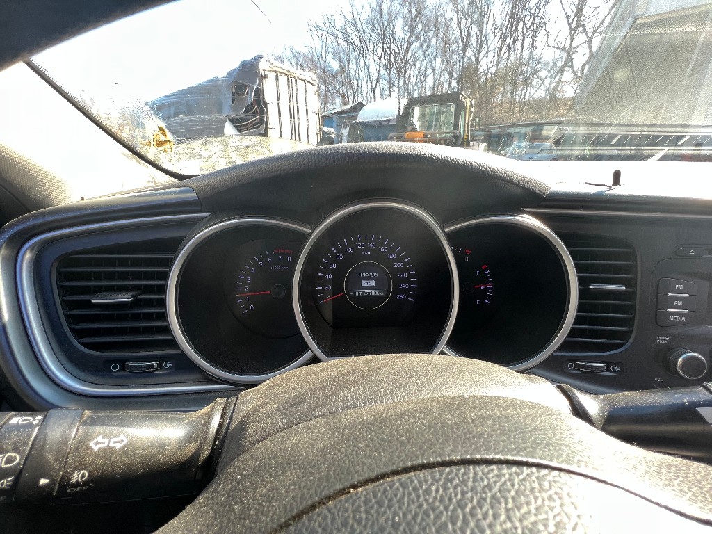 KNAGN418BEA523242 KIA K5