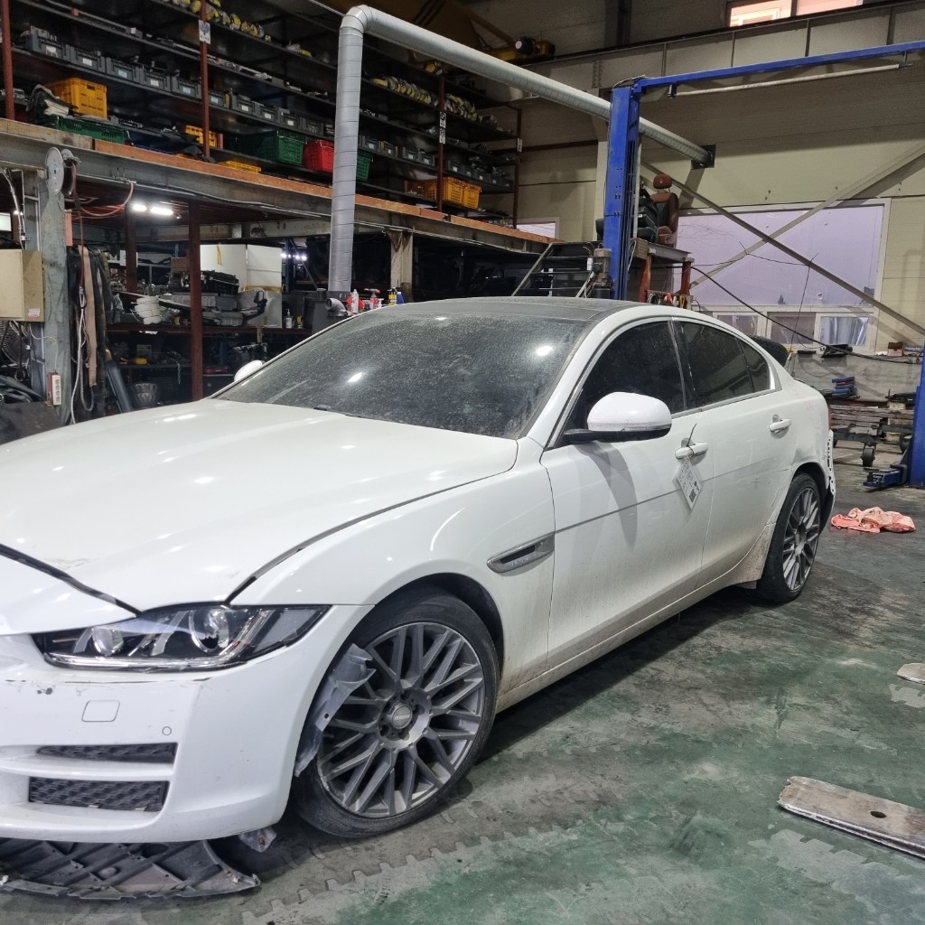 SAJAB4BN6GA925046 Jaguar Xe 20d