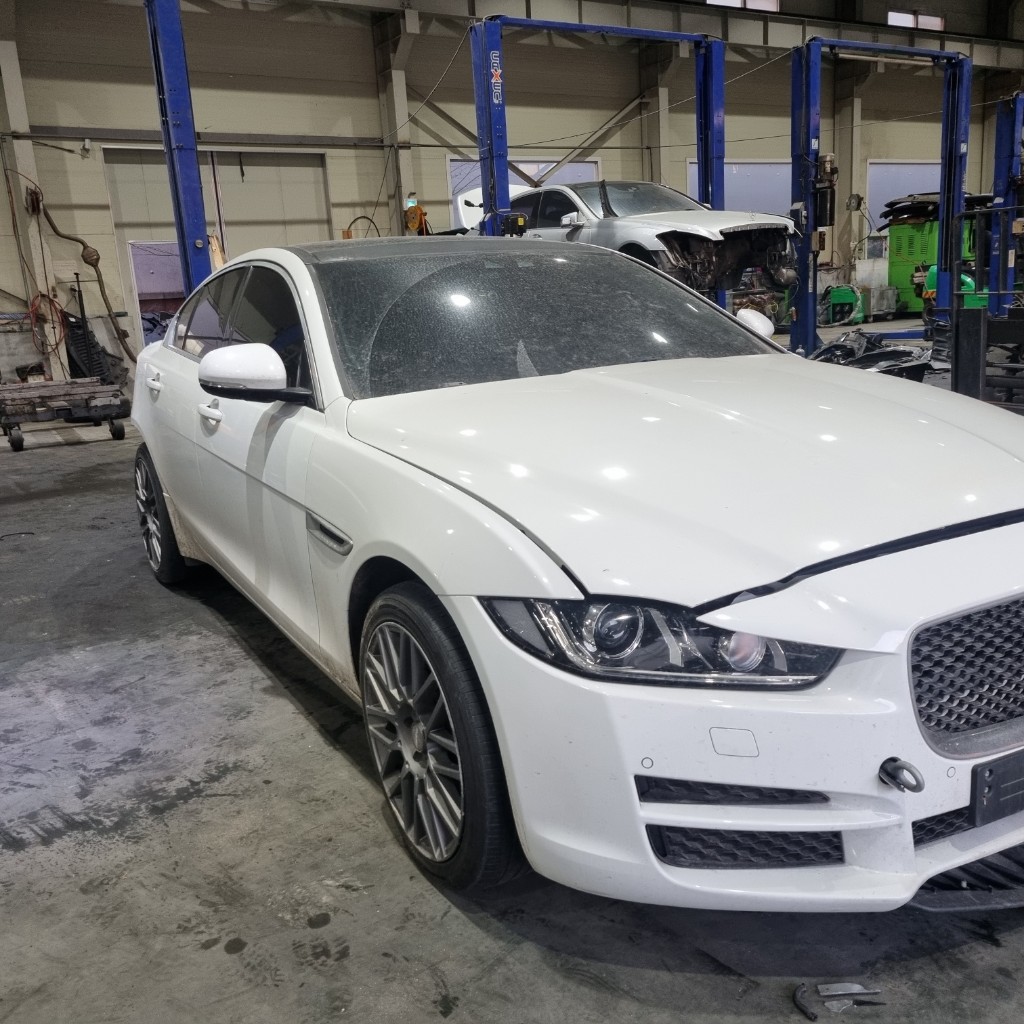 SAJAB4BN6GA925046 Jaguar Xe 20d