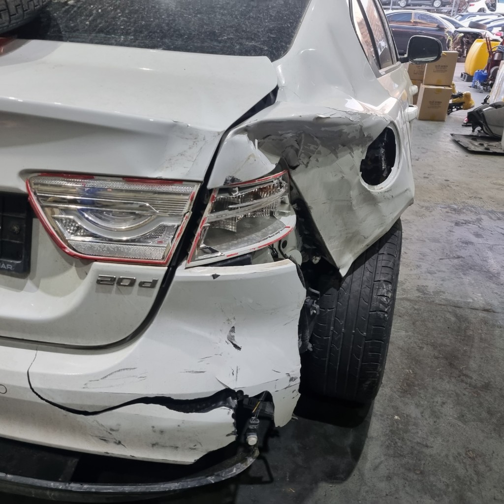 SAJAB4BN6GA925046 Jaguar Xe 20d