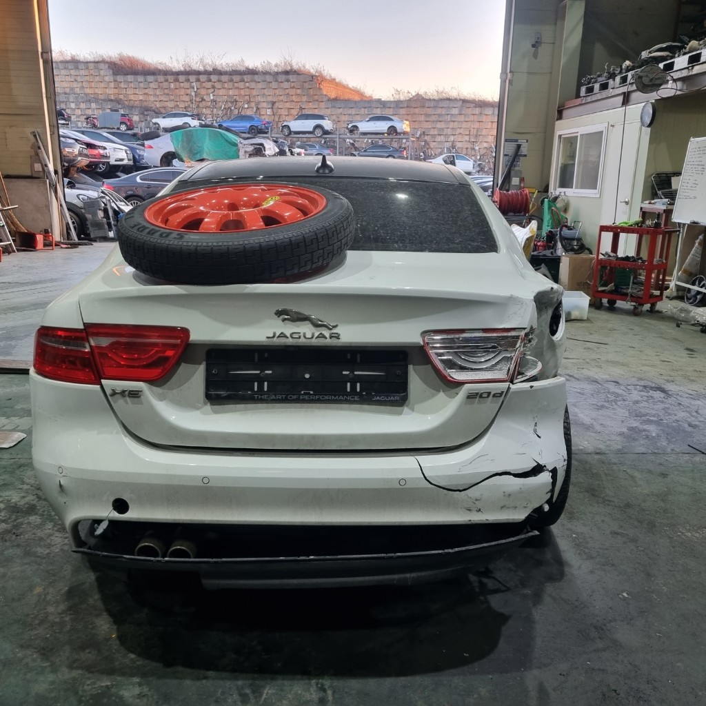 SAJAB4BN6GA925046 Jaguar Xe 20d