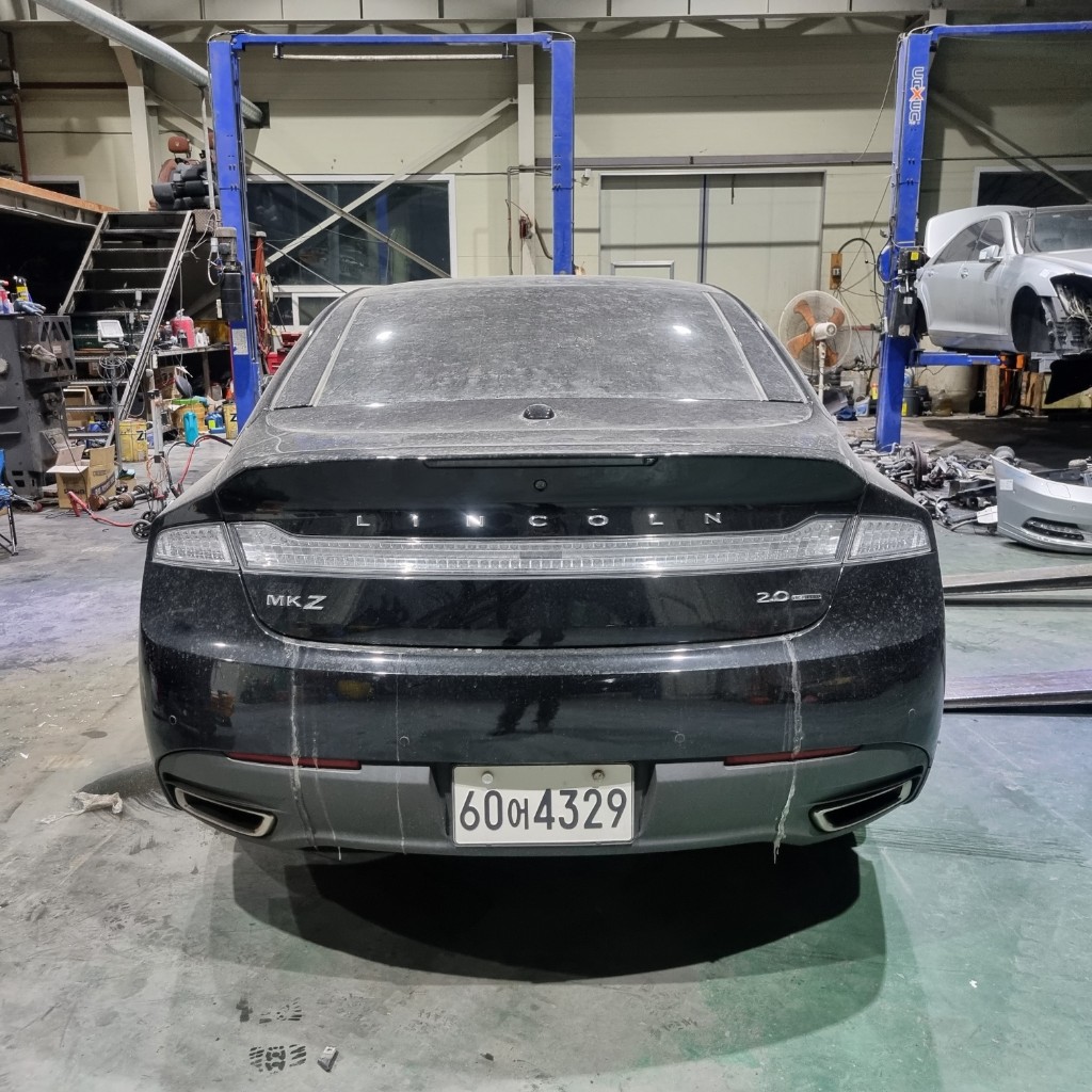 Lincoln MKZ 2016 3LN6L2G95GR621807 Image 2