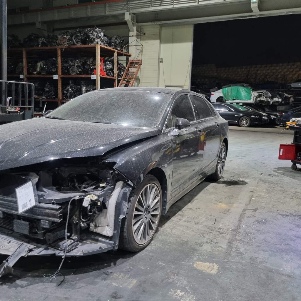 Lincoln MKZ 2016 3LN6L2G95GR621807 Image 3