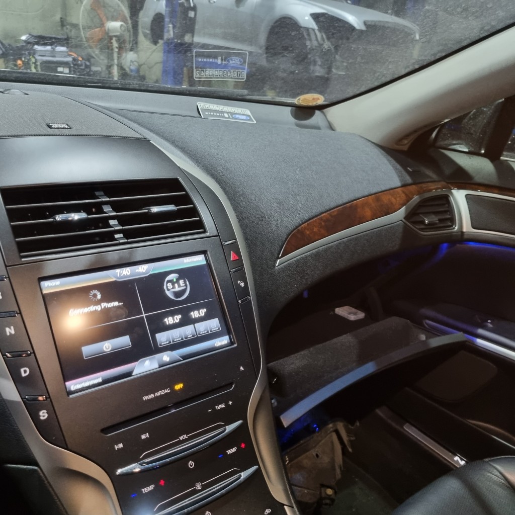 Lincoln MKZ 2016 3LN6L2G95GR621807 Image 11