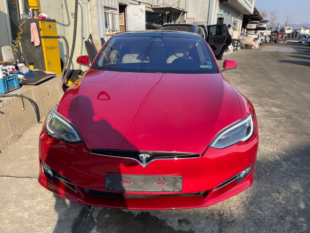 Tesla Others 2017 5YJSA1E26HF218219 Image 2