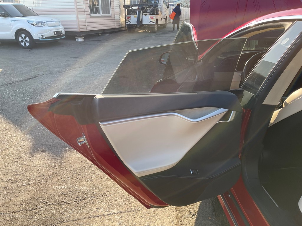 Tesla Others 2017 5YJSA1E26HF218219 Image 20
