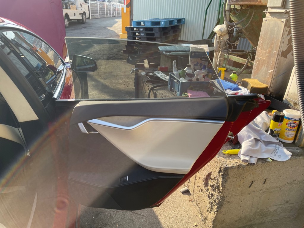 Tesla Others 2017 5YJSA1E26HF218219 Image 26