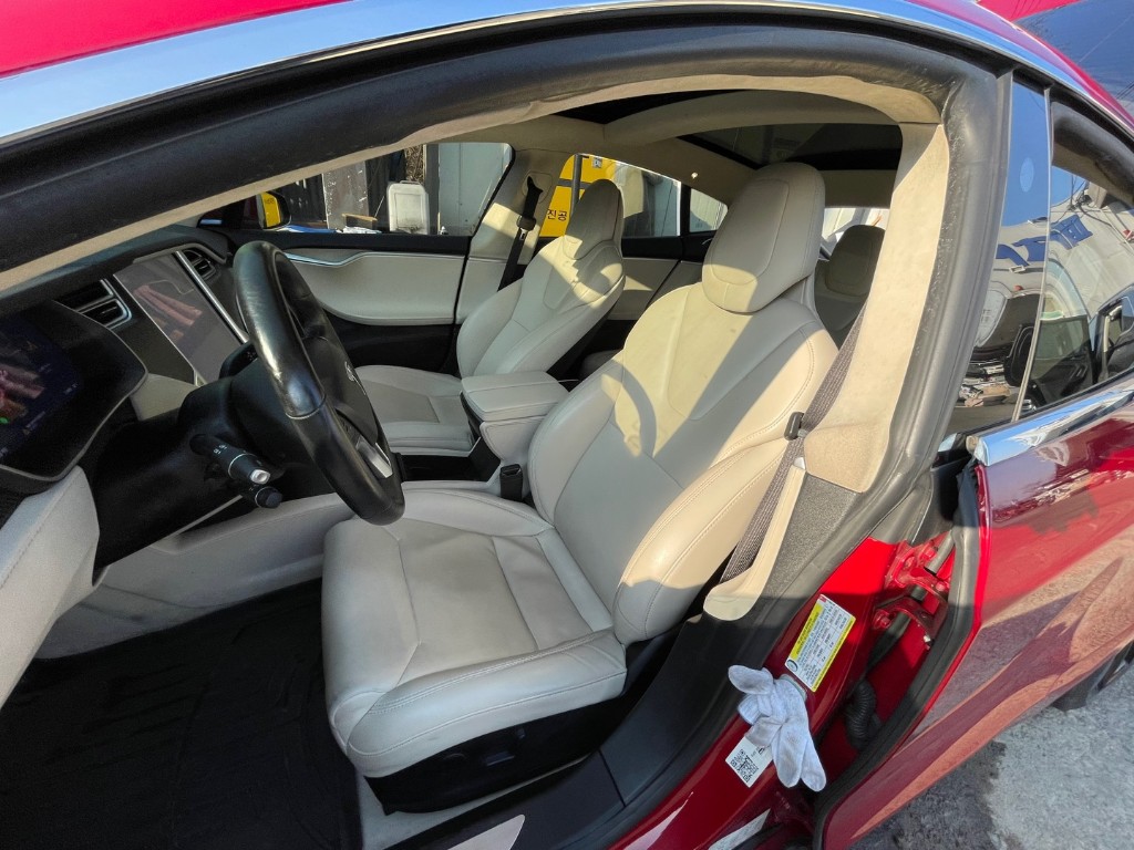 Tesla Others 2017 5YJSA1E26HF218219 Image 32