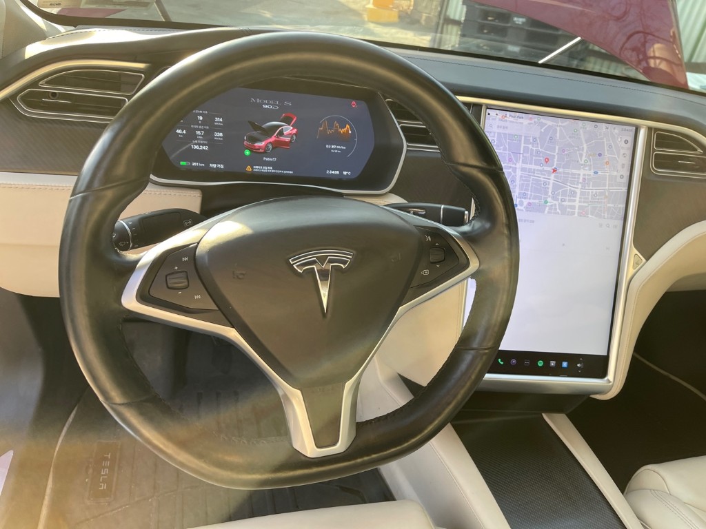 Tesla Others 2017 5YJSA1E26HF218219 Image 36
