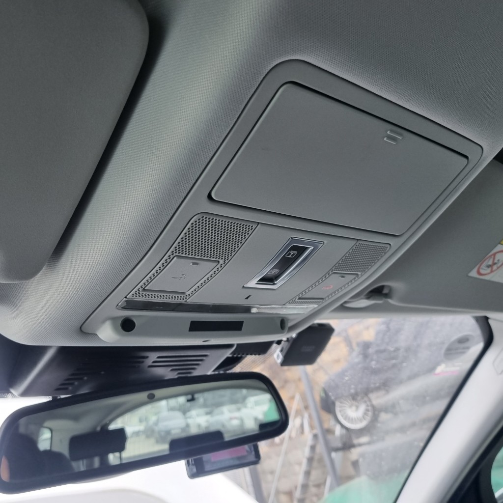 Land Rover Discovery 5 2019 SALCA2BN3KH823856 Image 25