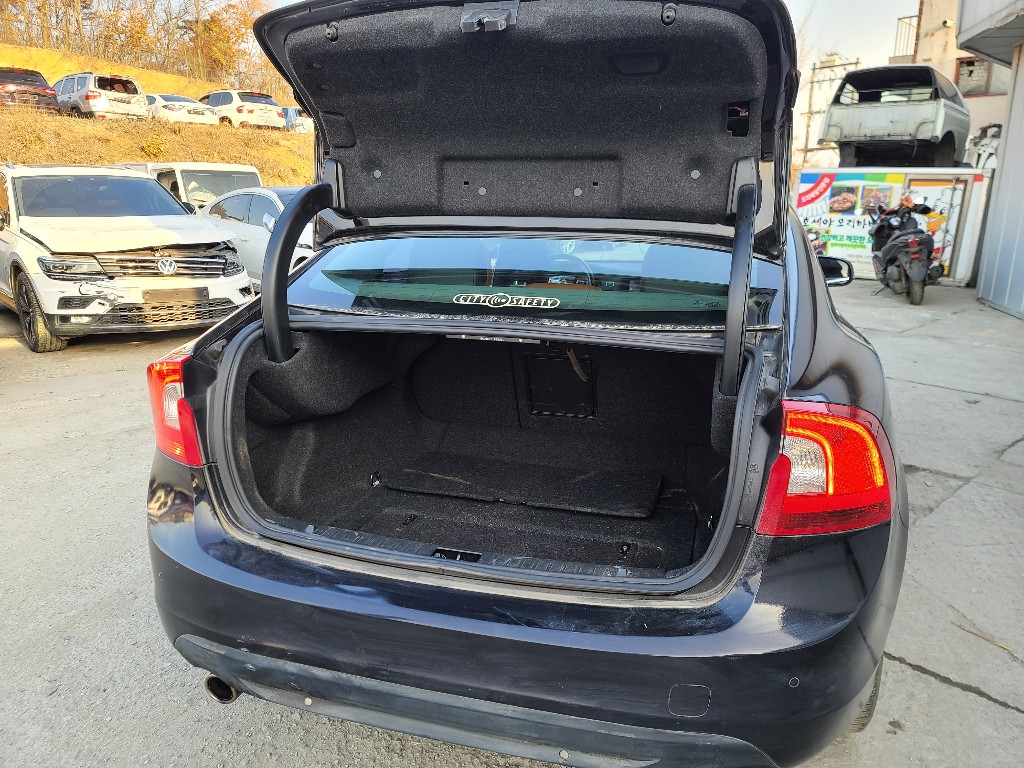 Volvo S60 2013 YV1FS88K0D2210939 Image 3