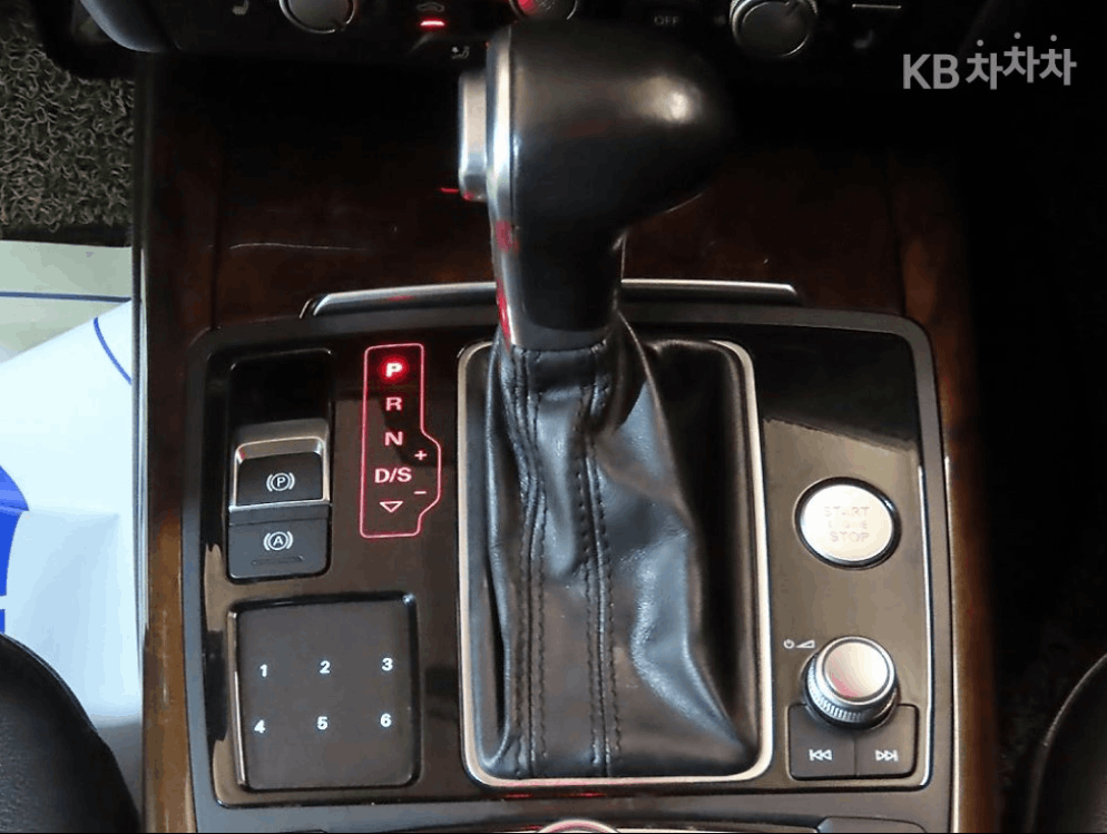 Audi New A6 2015 WAUZZZ4G5FN053536 Image 4