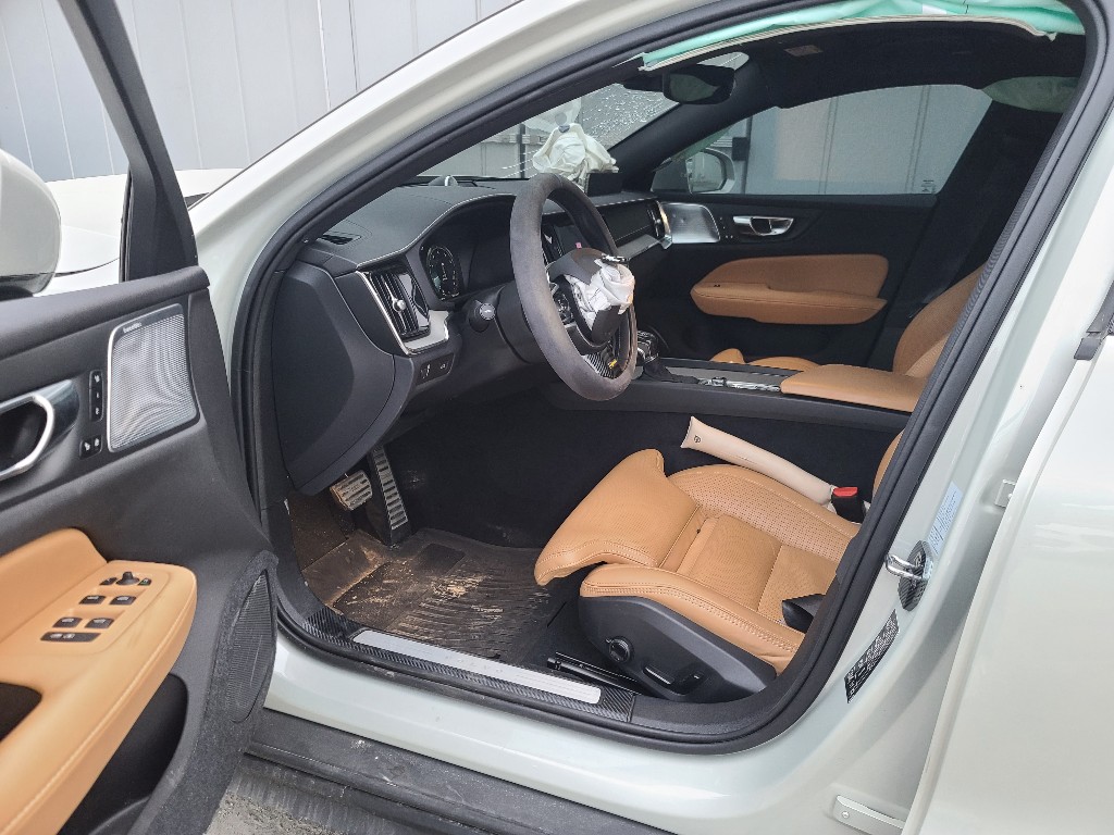 Volvo V60 2020 YV1ZZ102CL1047763 Image 16