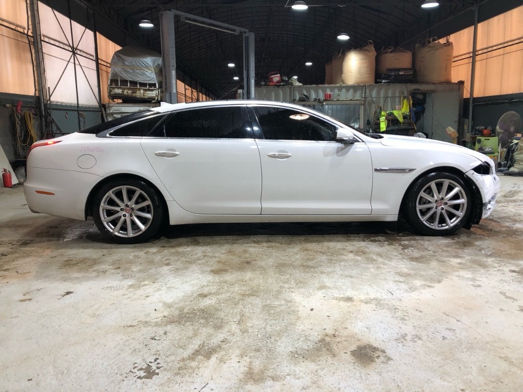 Jaguar Xj 3.0d 2015 SAJAA2228FNV87816 Image 54