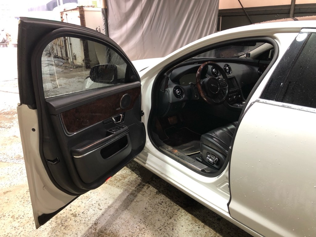 Jaguar Xj 3.0d 2015 SAJAA2228FNV87816 Image 9