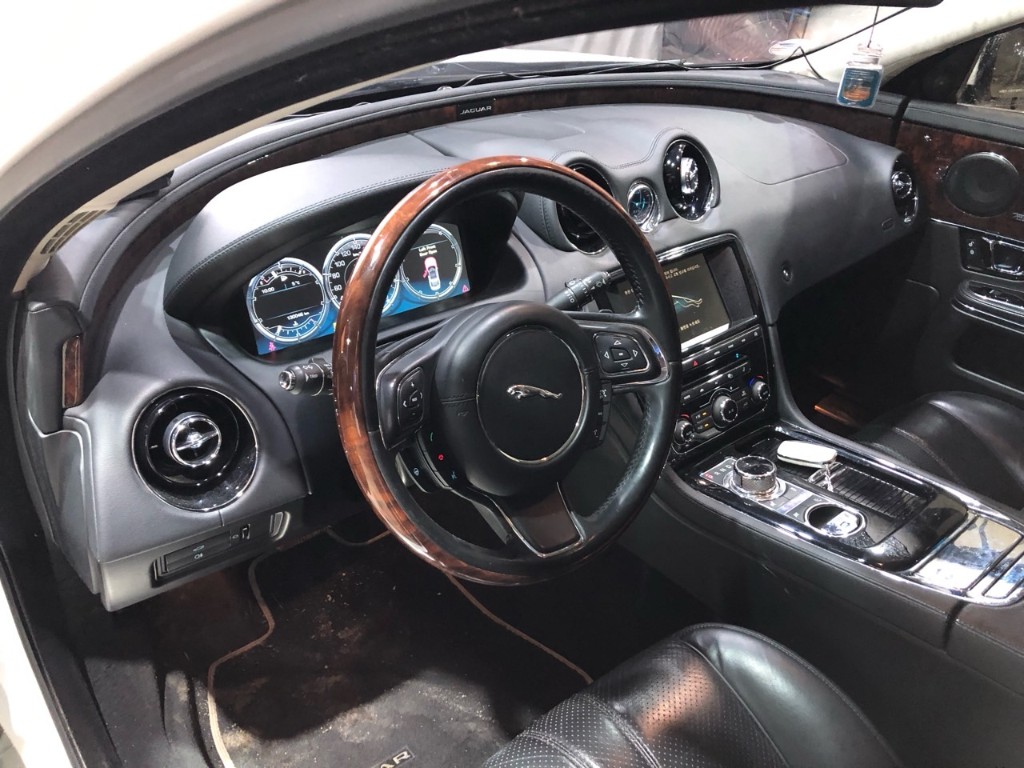 Jaguar Xj 3.0d 2015 SAJAA2228FNV87816 Image 21