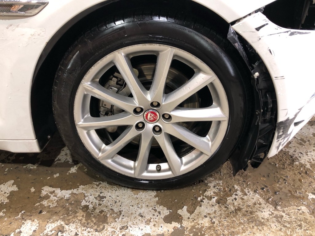 Jaguar Xj 3.0d 2015 SAJAA2228FNV87816 Image 38