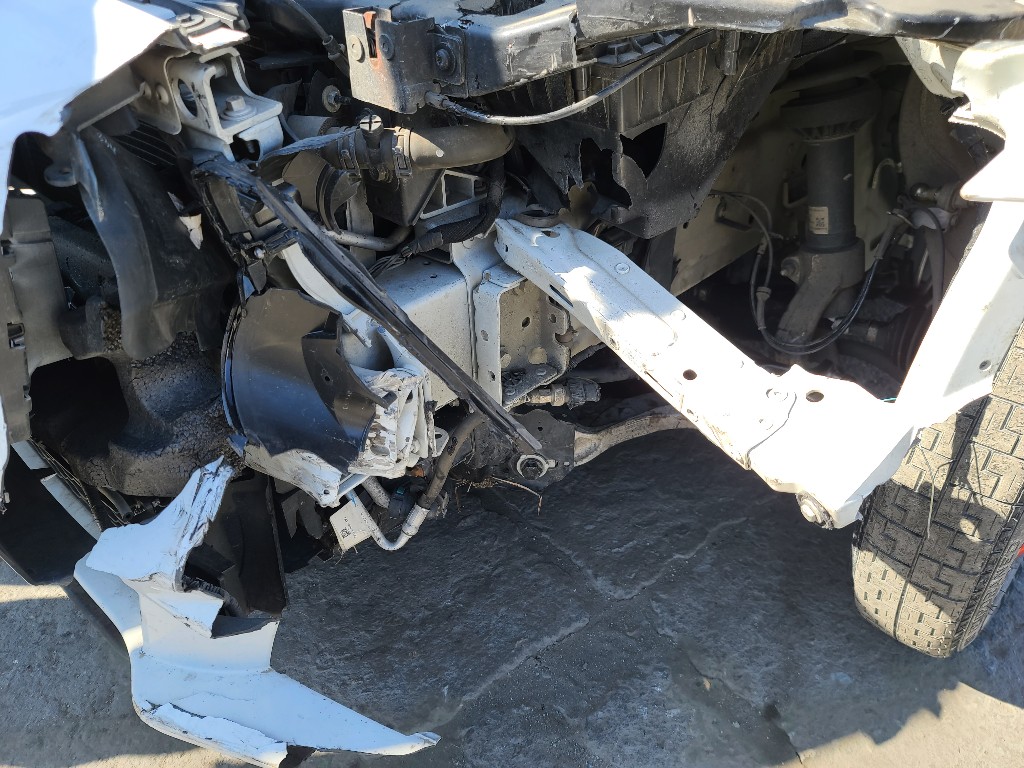 Jaguar Xe 20d 2017 SAJAA4BN8HCP06873 Image 40