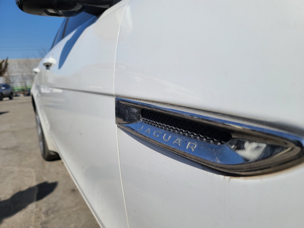 Jaguar Xe 20d 2017 SAJAA4BN8HCP06873 Image 4