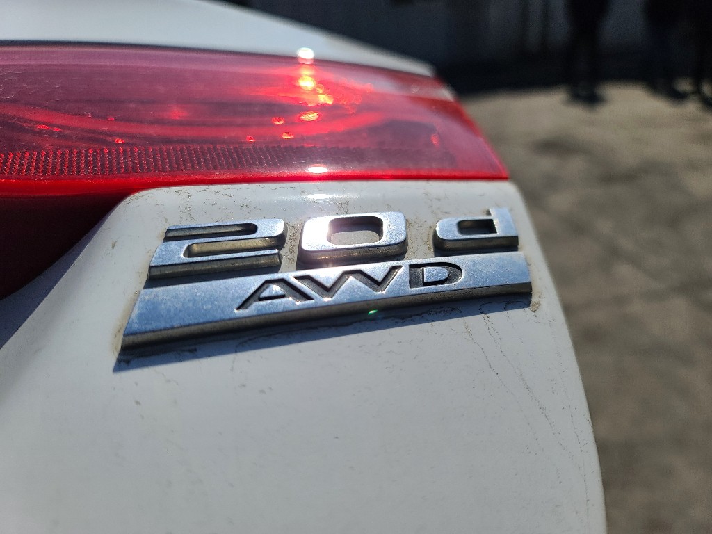 Jaguar Xe 20d 2017 SAJAA4BN8HCP06873 Image 10