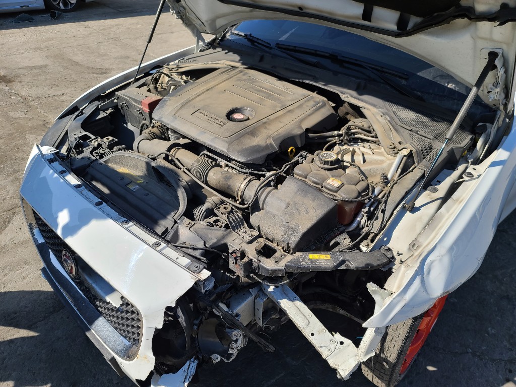 Jaguar Xe 20d 2017 SAJAA4BN8HCP06873 Image 12