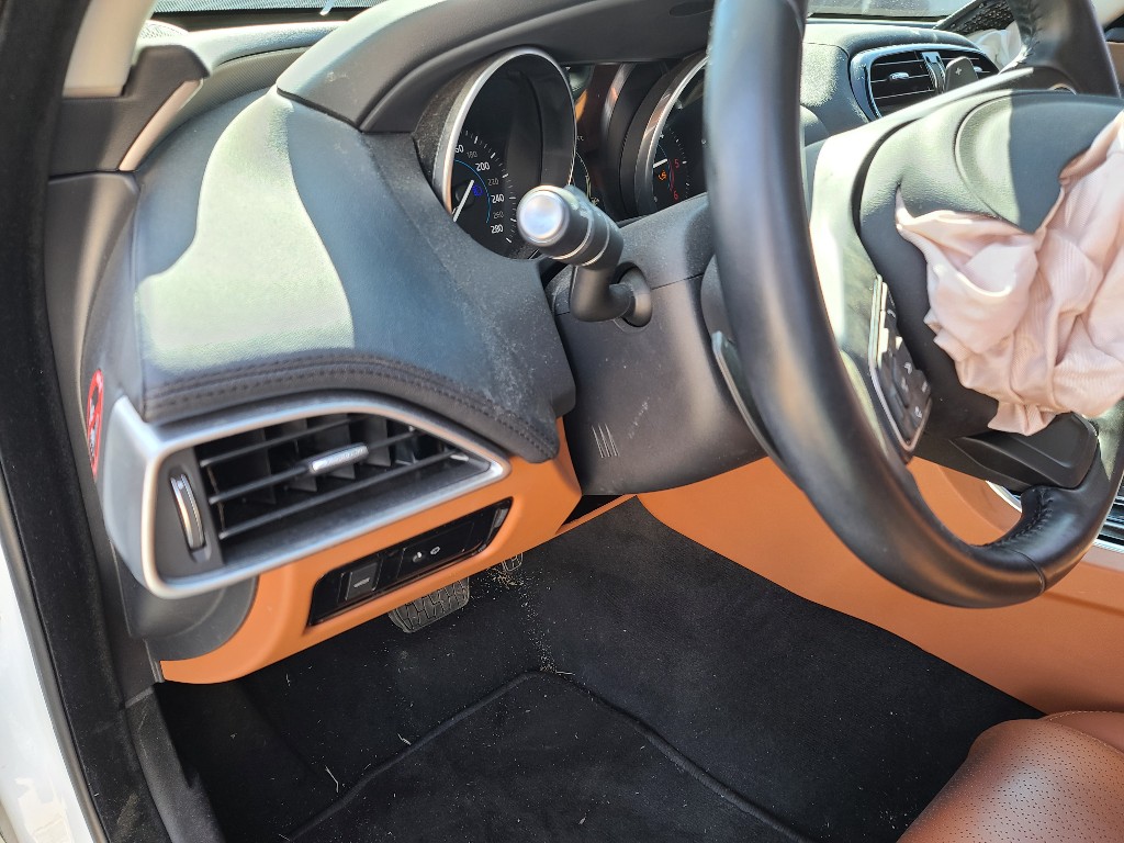 Jaguar Xe 20d 2017 SAJAA4BN8HCP06873 Image 19