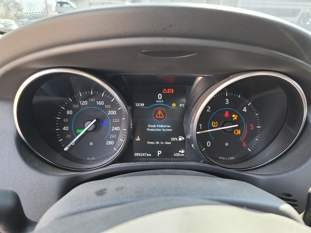 Jaguar Xe 20d 2017 SAJAA4BN8HCP06873 Image 23