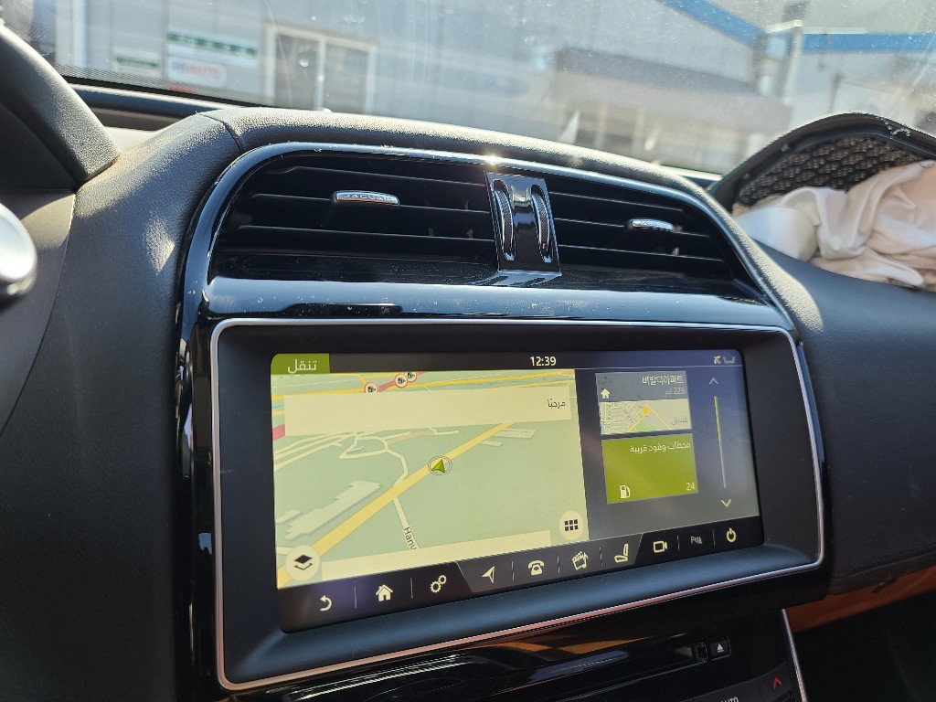 Jaguar Xe 20d 2017 SAJAA4BN8HCP06873 Image 25