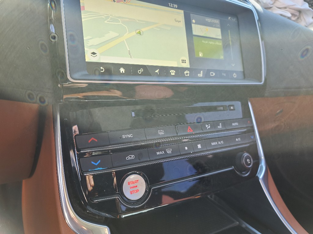 Jaguar Xe 20d 2017 SAJAA4BN8HCP06873 Image 26