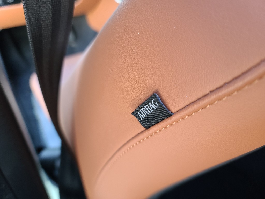 Jaguar Xe 20d 2017 SAJAA4BN8HCP06873 Image 33