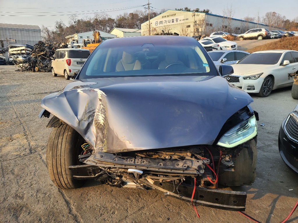 Tesla Others 2018 5YJXCBE23JF131339 Image 2