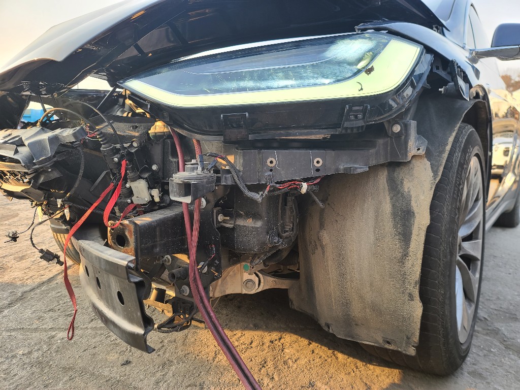 Tesla Others 2018 5YJXCBE23JF131339 Image 3
