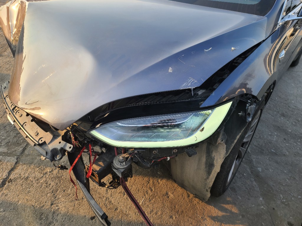 Tesla Others 2018 5YJXCBE23JF131339 Image 4