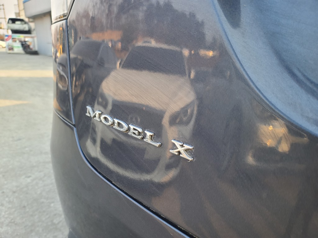 Tesla Others 2018 5YJXCBE23JF131339 Image 9
