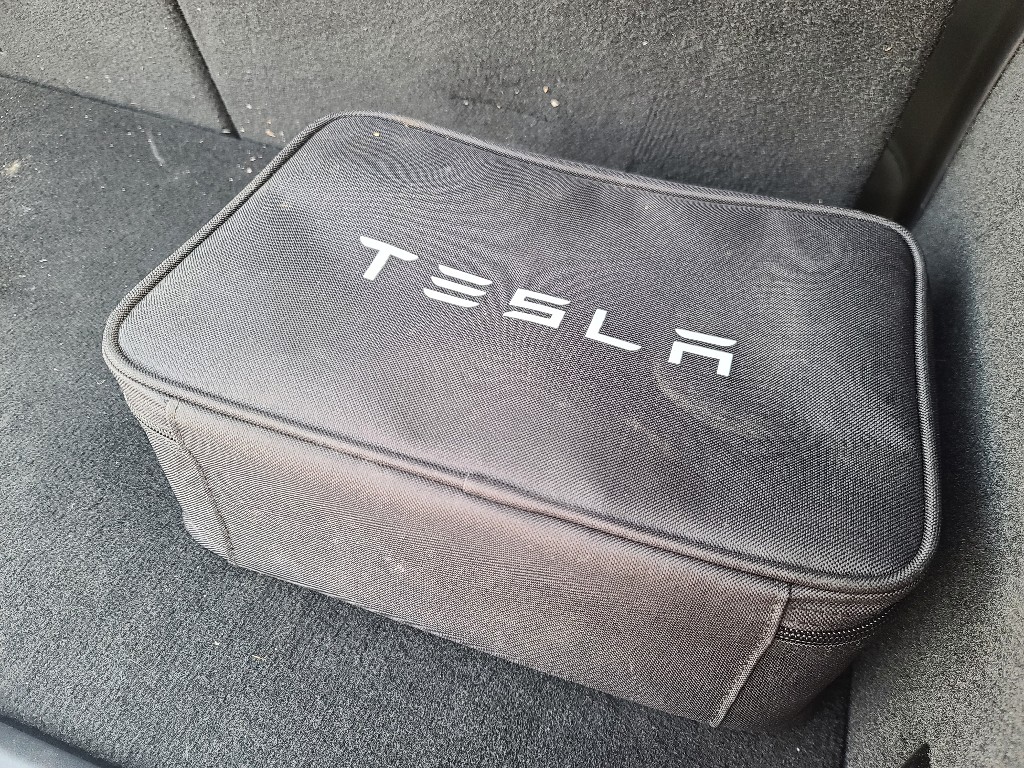 Tesla Others 2018 5YJXCBE23JF131339 Image 14