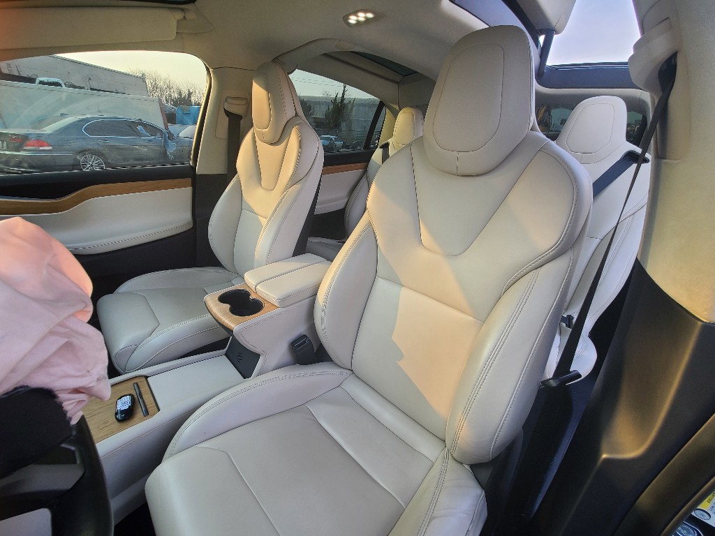 Tesla Others 2018 5YJXCBE23JF131339 Image 22