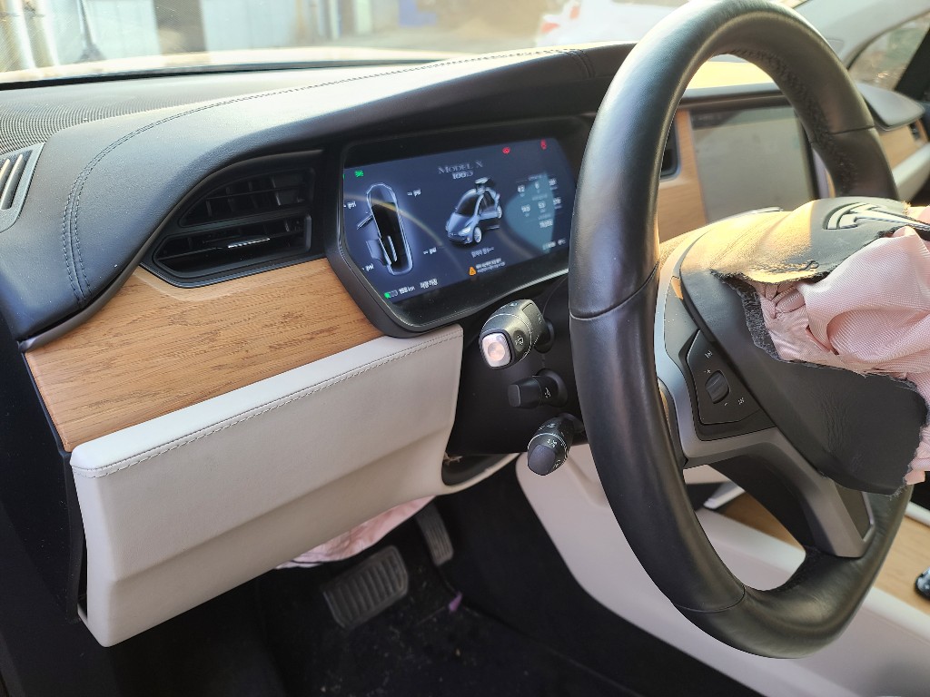 Tesla Others 2018 5YJXCBE23JF131339 Image 26