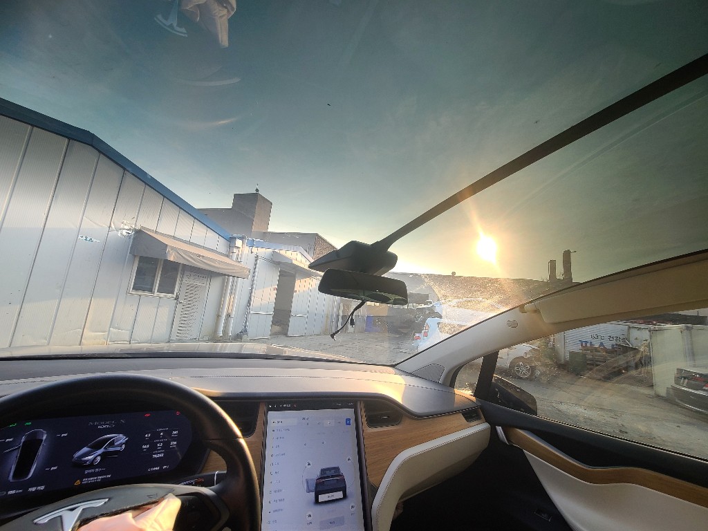 Tesla Others 2018 5YJXCBE23JF131339 Image 36