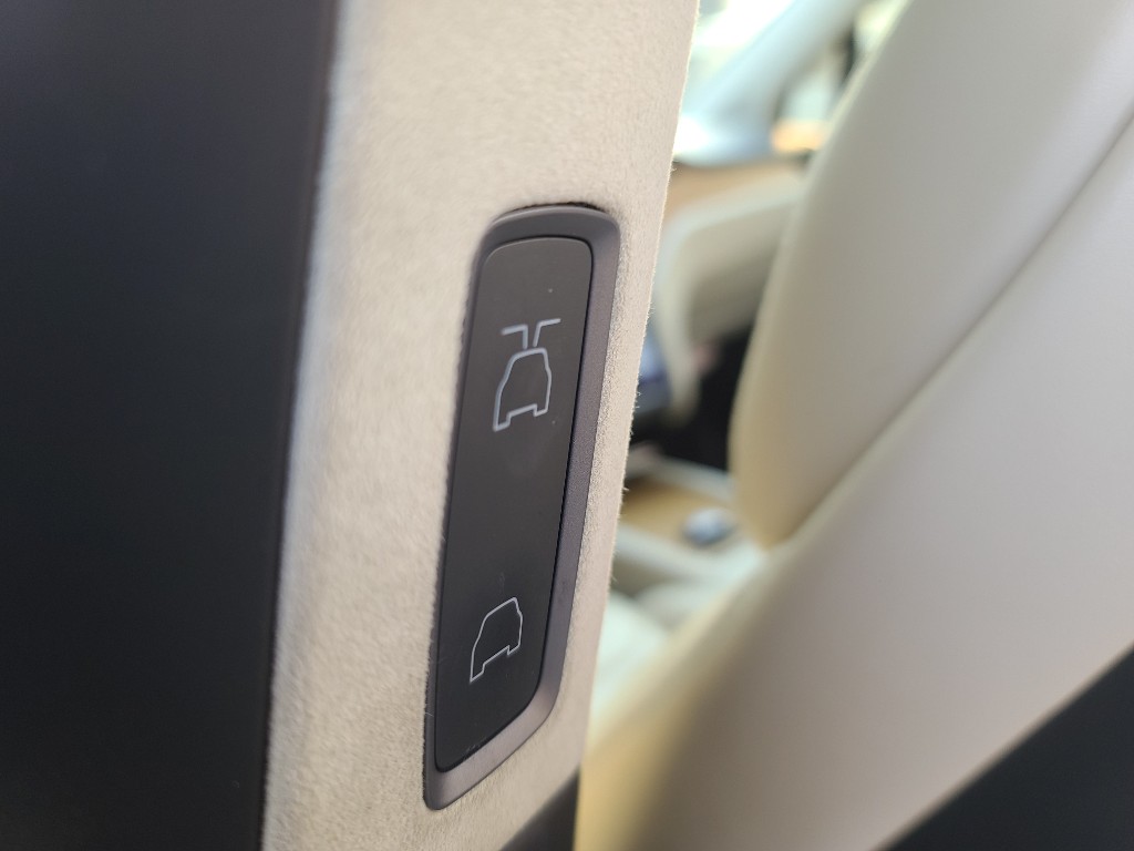 Tesla Others 2018 5YJXCBE23JF131339 Image 44