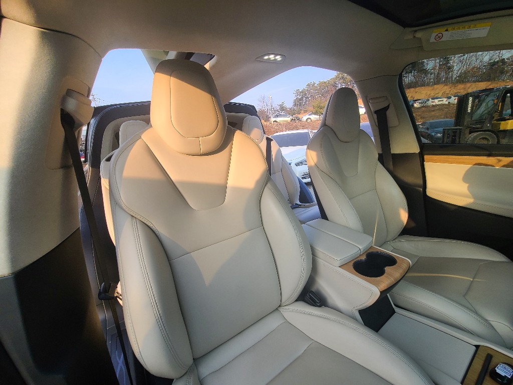 Tesla Others 2018 5YJXCBE23JF131339 Image 51