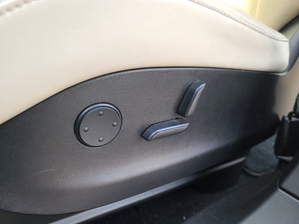 Tesla Others 2018 5YJXCBE23JF131339 Image 53