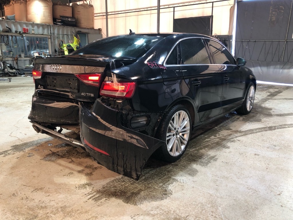 WAUZZZ8V1J1085120 Audi A3